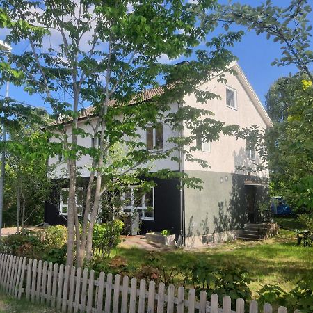 Liten Laegenhet 2 + 2 Pers Fågelfors Exteriör bild