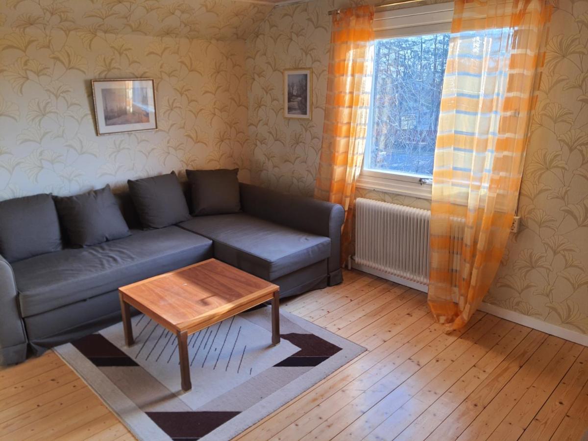 Liten Laegenhet 2 + 2 Pers Fågelfors Exteriör bild