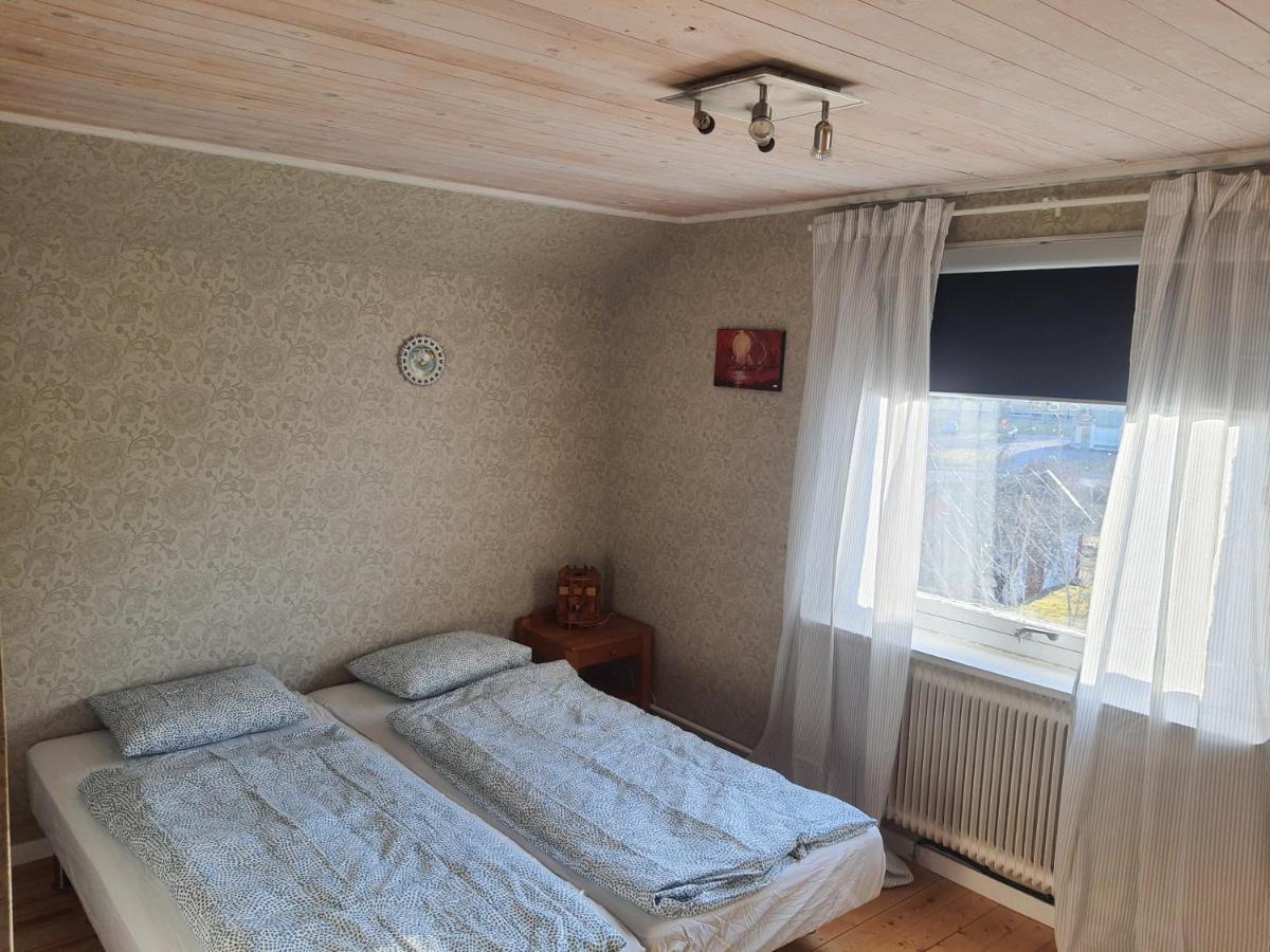 Liten Laegenhet 2 + 2 Pers Fågelfors Exteriör bild